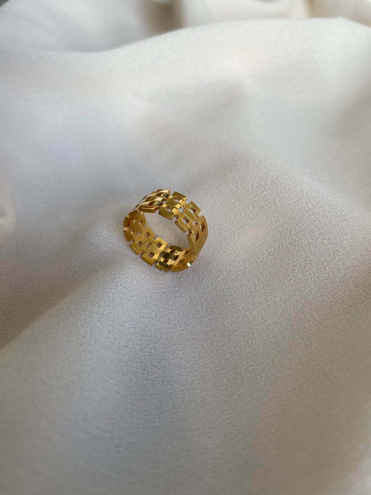 STRAP RING
